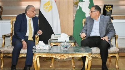 محافظ الشرقية يلتقي رئيس مجلس الإدارة والعضو المنتدب للشركة الحديثة للغاز الطبيعي