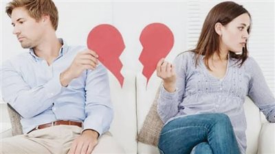 أخطاء شائعة تؤدي إلى الطلاق المبكر.. استشاري طب نفسي تكشف
