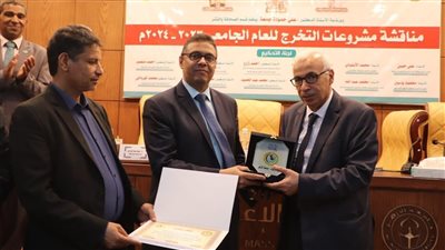 بالصور.. صحافة الأزهر مناقشة مشروعات التخرج 2024