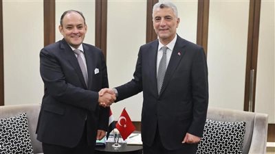وزير التجارة يبحث مع نظيره التركي سبل تنمية وتطوير العلاقات الاقتصادية بين البلدين