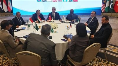 وزير الصناعة يترأس الاجتماع غير الرسمي لوزراء مجموعة دول الثماني النامية الإسلامية