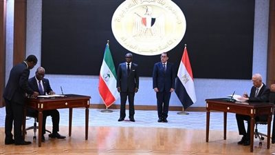 رئيس الوزراء ونائب رئيس غينيا الاستوائية يشهدان توقيع مُذكرة تفاهم