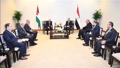 السيسي يلتقي في الأردن مع الرئيس الفلسطيني محمود عباس