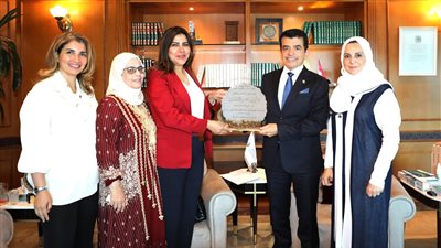 بالصور..مجموعة عقيلات السفراء العرب ورؤساء المنظمات الدولية بالمغرب تكرم المدير العام للإيسيسكو