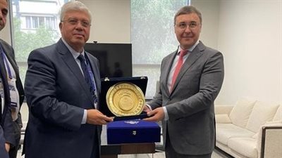 وزير التعليم العالى يلتقي نظيره الروسي لتعزيز التعاون المُشترك