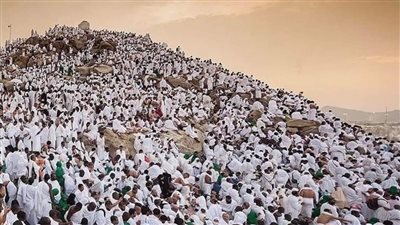 فضل صيام يوم عرفة: فرصة للتكفير عن الذنوب وتجديد الإيمان