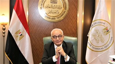 طلاب الثانوية العامة يواجهون العربي في أول يوم للامتحانات 