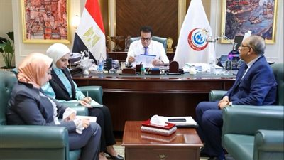 وزير الصحة يستعرض الاستراتيجية الوطنية للسكان والتنمية لخفض الزيادة السكانية غير المنضبطة