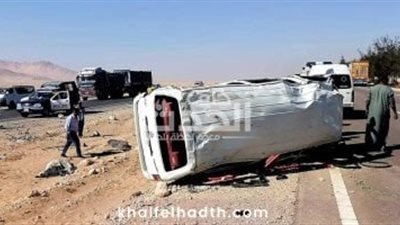 بالأسماء.. إصابة 15 شخص في انقلاب سيارة ميكروباص بقنا