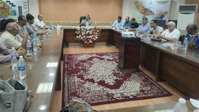 رئيس جهاز مدينة أسيوط الجديدة يلتقي عدداً من سكان المدينة