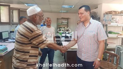 وكيل تعليم قنا يهنئ العاملين بديوان المديرية بعيد الأضحي المبارك 