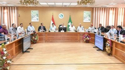 محافظ الشرقية يترأس إجتماع مجلس إدارة المناطق الصناعية