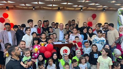 بالصور..سفير تركيا بالقاهرة يستضيف ١٥٠٠أسرة فلسطينية بمقر إقامته  للاحتفال بعيد الأضحى المبارك 