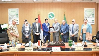 محافظ الشرقية يُكرم سكرتير عام المحافظة لبلوغه السن القانوني للمعاش