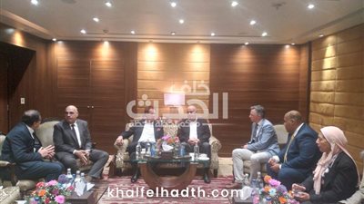 « الداودي » يتلقي مدير برنامج المخلفات الصلبة لمناقشة أهم مشروعات البرنامج بمحافظة قنا 