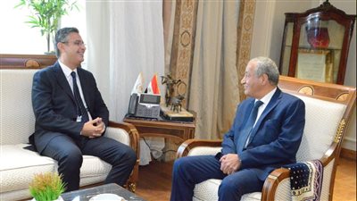 المصيحلي يستقبل وزير التموين الجديد .. ويسلمه مهام عمل الوزارة
