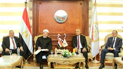 رئيس ه‍يئة النيابه الإدارية يستقبل مفتي الجمهورية لتهنئته بمنصبه الرفيع 