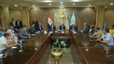 محافظ كفرالشيخ يلتقي الصحفيين والإعلاميين ويؤكد.. أى تحدٍ مهما كان صعبًا فهو ليس مستحيلًا