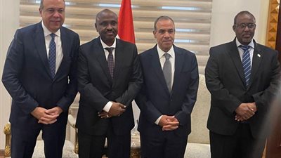 وزيرا الطيران والخارجية يتوجهان إلى جيبوتي ومقديشو على أولى رحلات الشركة الوطنية مصر للطيران 