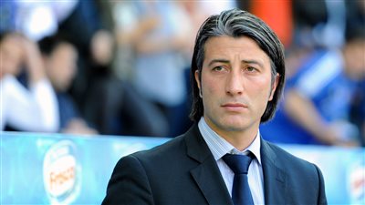 سويسرا تمدد عقد مراد ياكين مديرا فنيا لمنتخبها حتى كأس العالم 2026