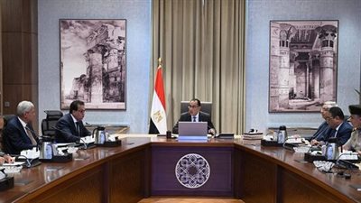 رئيس الوزراء يتابع الموقف التنفيذي لمشروع الاكتفاء الذاتي من مشتقات البلازما