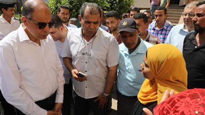 محافظ المنيا: يحيل موظفين بالإدارة الصحية بدير مواس للتحقيق 