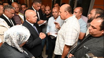 كامل الوزير يزور مقر التنمية الصناعية للمرة الثالثة منذ توليه الوزارة .. حل مشاكل المصانع 