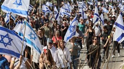 احتشاد آلاف الإسرائيليين في وسط تل أبيب للمطالبة بإقالة نتنياهو