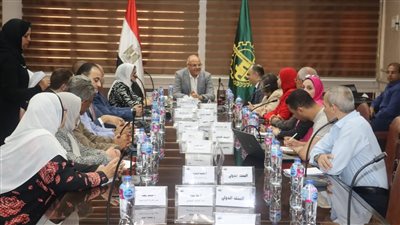 محافظ القليوبية يناقش مع أعضاء البنك الدولي مشروعات البيئة والمخلفات الصلبة