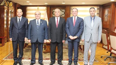 قاسم وحرز يهنئان رئيس النيابة الإدارية بمنصبه الجديد