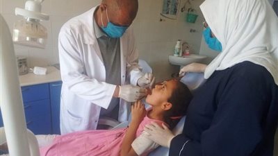 محافظ بني سويف: الكشف وتوفير العلاج لــــ 1160 مواطناً  في 7 تخصصات بقافلة طبية بسمسطا 