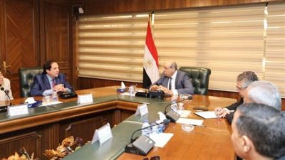 وزير الطيران يبحث مع أمين رابطة الجامعات الإسلامية سبل التعاون العلمي