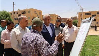 محافظ الوادي الجديد يتفقّد أعمال منتزه ميدان الشعراوي بموط
