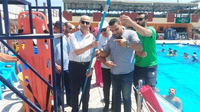 وكيل شباب بكفر الشيخ يقود حملة تفتيش على حمامات السباحة بالمنشآت
