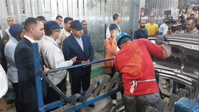كامل الوزير يتفقد مصنع نسيان مصر لإنتاج السيارات فى منطقة 6 أكتوبر