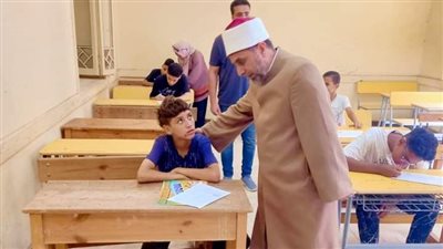 الجنيدي يتابع امتحانات الدور الثاني لصفوف النقل بمنطقة الشرقية الأزهرية