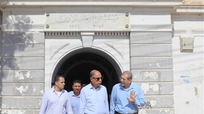 محافظ المنيا يتابع أعمال تطوير مستشفى حميات سمالوط.. ويحيل المتغيبين بمستشفى الرمد للتحقيق 