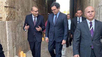 بالصور..وزير الثقافة 