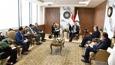 «البترول» توقع اتفاقية لحفر 3 آبار لإنتاج الغاز باستثمارات 222 مليون دولار