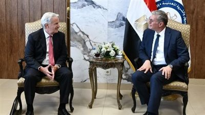 أبكس الأمريكية تحفر 13 بئرًا بتروليًا بالصحراء الغربية.. وتستهدف ضخ استثمارات جديدة