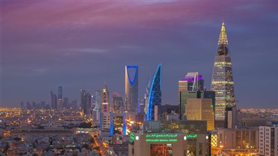 بسبب تخفيض إنتاج النفط.. انكماش الاقتصاد السعودي للربع الرابع على التوالي