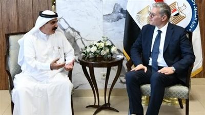 وزير البترول يبحث مع 4 شركات عالمية زيادة إنتاج النفط والغاز في مصر