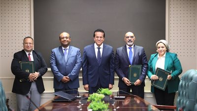 إطلاق خدمة العيادات المسائية بمستشفيات الطب العلاجي والمراكز الطبية المتخصصة