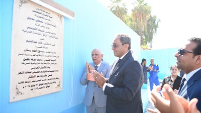 محافظ قنا يطلق إشارة التشغيل التجريبي لمحطة مياه الحميدات للترشيح الطبيعي