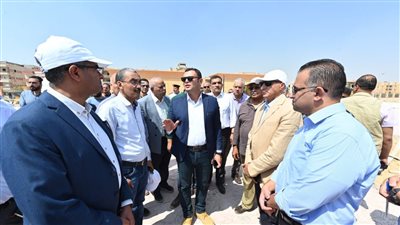 وزير الإسكان يتفقد موقف تنفيذ وحدات 