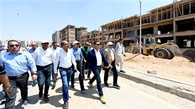 وزير الإسكان يتفقد موقف تنفيذ الوحدات السكنية للموظفين المنتقلين للعاصمة الإدارية