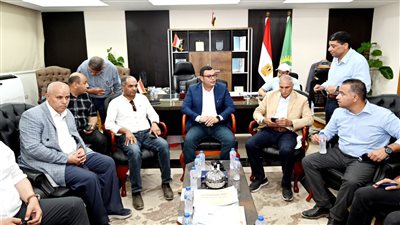 وزير الإسكان يوجه بوضع خطة لإنهاء ملفات تقنين الأراضى المضافة