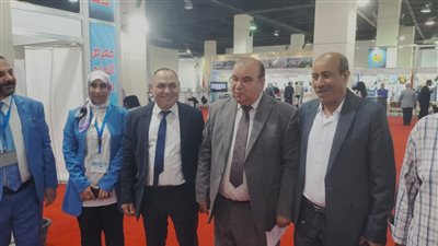 وزير التعليم العالي يتفقد جناح جامعة جنوب الوادي فى معرض أخبار اليوم التعليمي