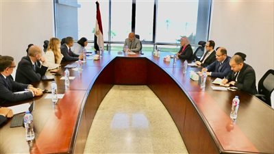 وزير الكهرباء يشيد بالتعاون المشترك مع بنك إعادة الإعمار والتنمية الأوروبي