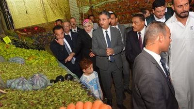 وزير التموين ومحافظ مطروح يتفقدان مركز الخدمة المطور بمنطقة الكيلو 4